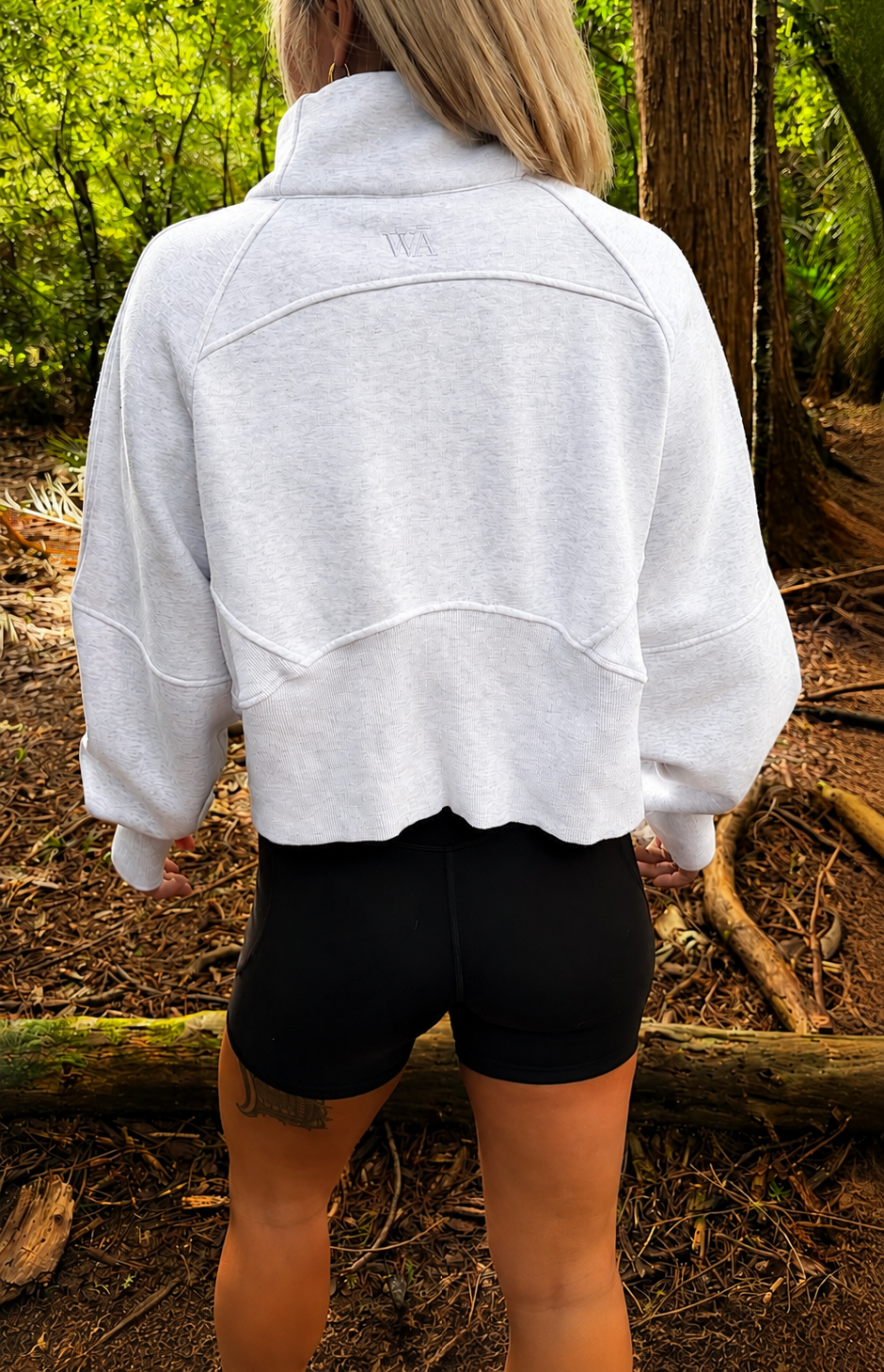 The WĀ Essential 1/4 Zip Fleece